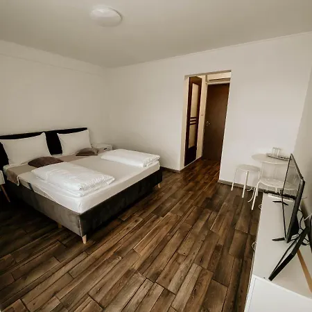 Paulaapartment&Rooms Oradea Exterior photo