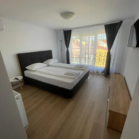 Paulaapartment&Rooms Oradea Exterior photo