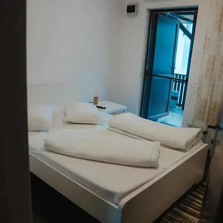 Paulaapartment&Rooms Oradea Exterior photo
